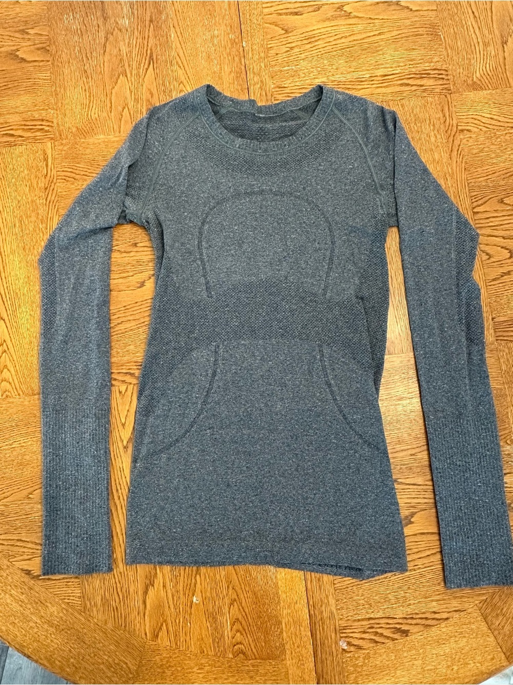 Lululemon Women's Long-Sleeve Seamless Pullover Top - Heather Charcoal Size 2
